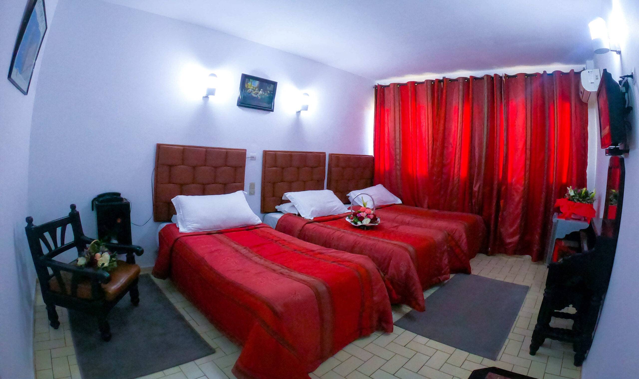 Chambre Triple Hôtel Amalay spacieuse pour familles ou groupes